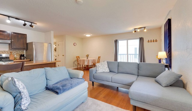 3 Mi to Alaska Zoo: Family Home in Anchorage!