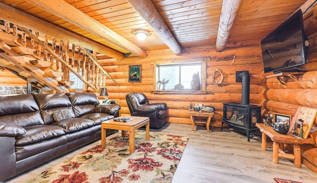 3 Mi to Kenai River: Secluded Sterling Cabin!