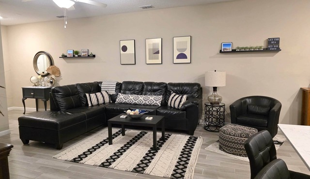 3BR/2.5BA Home - 2 Queen+2 Single Bds - North Jax