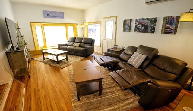 3BR with king beds near Auke Bay & Glacier