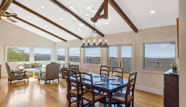 5BR 3.5BA Panoramic Ocean & Mountain Views
