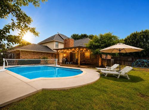 5BR Pool Villa Water Volleyball Cinema 20 mins from Dallas