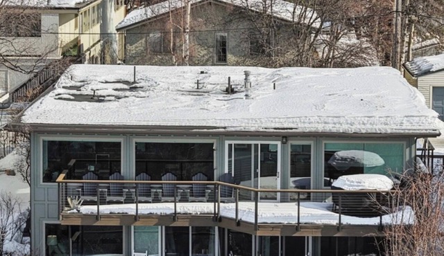 6-bedroom House Downtown Anchorage ideal for Families, Teams & Extended Stays