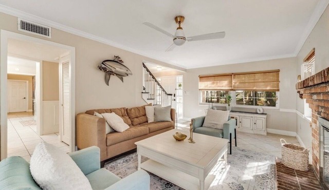 6 Bedroom Pool property. Pet Friendly