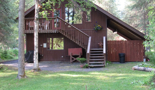 A Private Riverside Suite, Tucked In The Mountains, Just 30 Minutes From Seward