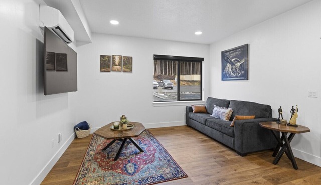 Accessible, Comfort, Convenient Location 106