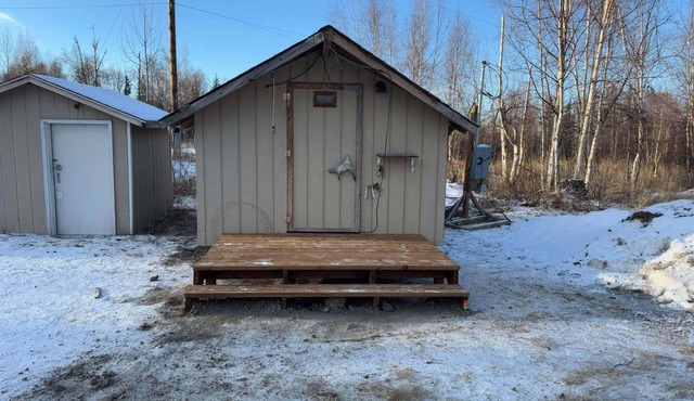 Alaska Native Steam Bath w/Power and Water for RV, free wifi
