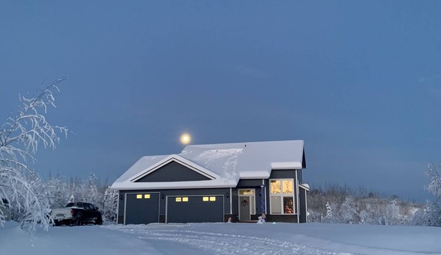 Alaskan home with views of Denali.