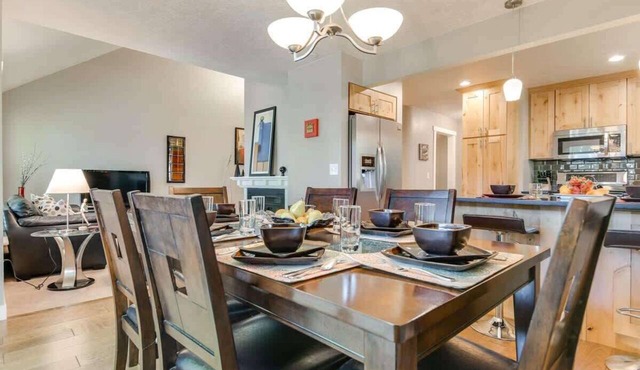Amazing Mtn Location *Hot Tub *Fireplace *Foosball