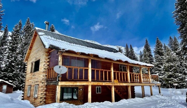 Amphitheater Mountain Cabin