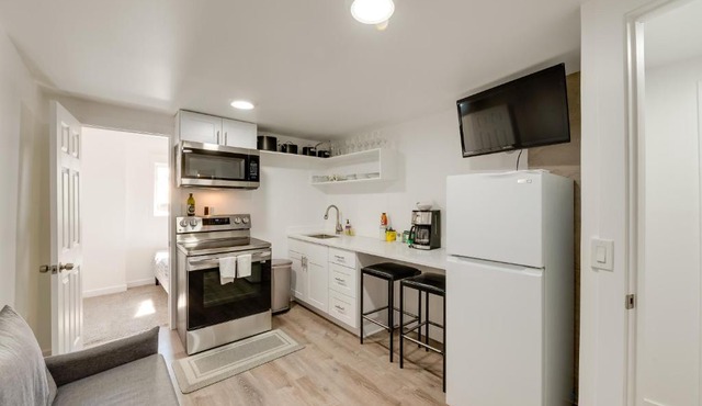 Apartment Near Juneau Downtown Historic District