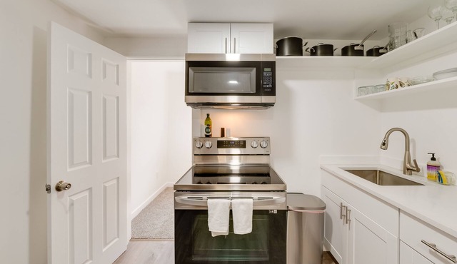 Apartment Near Juneau Downtown Historic District