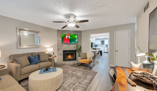 ATH - Sleeps 4 - 2 Beds - Fenced/Pet friendly - CC6