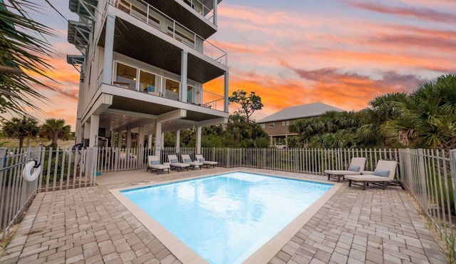 Beachfront LUX~Private ~Pool~Hot Tub~Dog Friendly