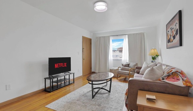 Beautiful 2-bedroom apartment with AC in vibrant Columbus