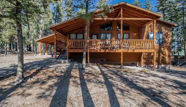 Beautiful Cloudcroft Getaway cabin on National Forest & biking/hiking trails