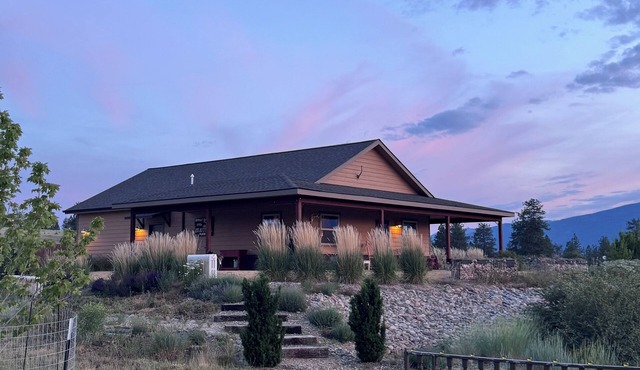 Bitterroot Sky Cottage-What A View!