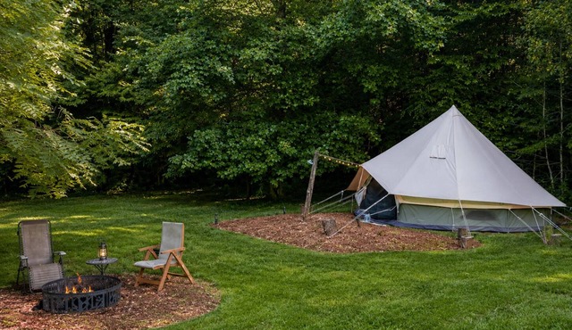 Boho Off-grid Glamping at Honeysuckle Springs