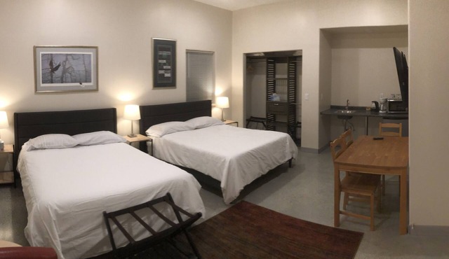 BRAND NEW! Fully ADA Accessible sleeps 4 comfortably. 10 minutes from Fairbanks