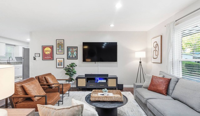 Brand new modern Bungalow in Historic Atlanta