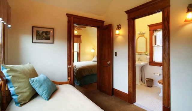 Breezy Hill Inn