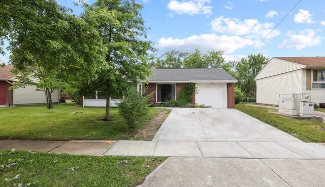 Bright & Breezy Gahanna Ranch - Fenced Yard, 10 Min to Intel