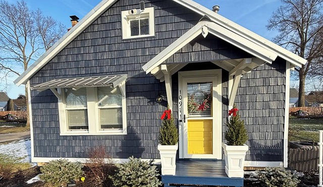 Buckeye Lake newly renovated cottage.