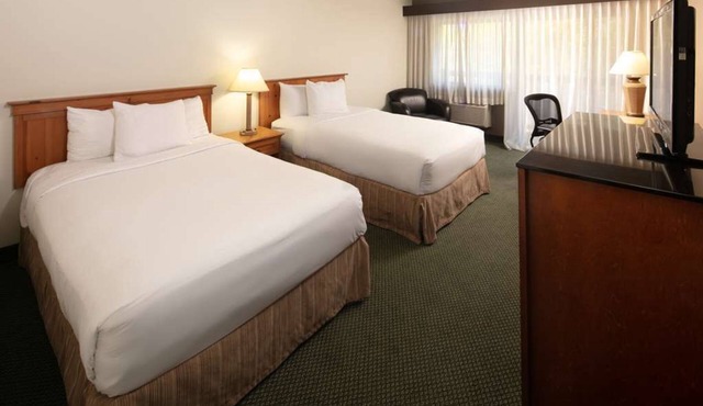Budget-Friendly Accommodations at Red Lion Hotel Bellevue! Outdoor Pool