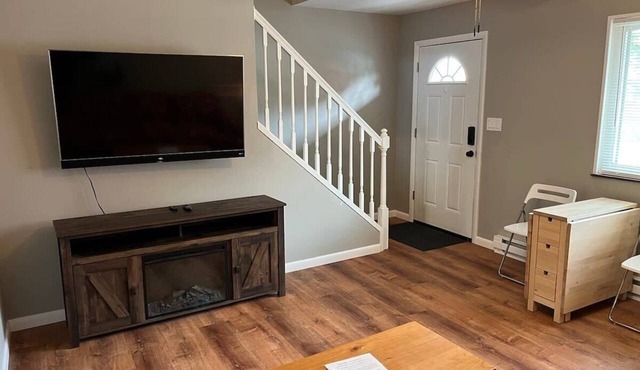 Carter #3, Two bedroom unit near Xavier, Downtown