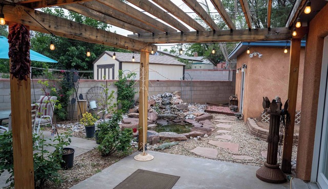 Casa Cascada: Cozy ABQ Retreat