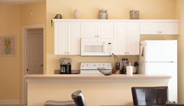 Charming 1-bedroom villa in Sunset Beach with Kitchen, AC, WiFi 3713