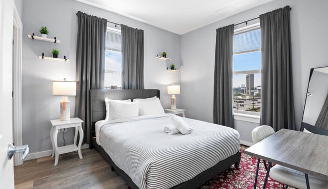Charming 1BR Near Encore ltne