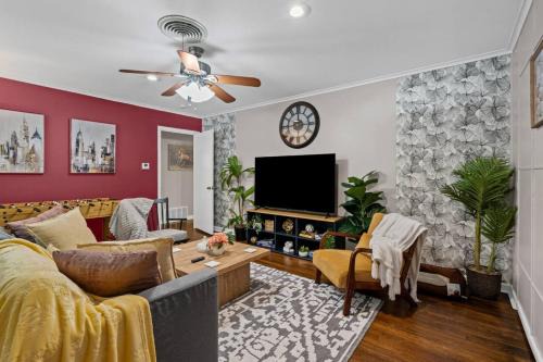 Charming 2BD TCU Walkable