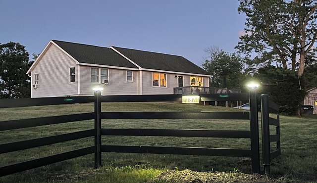 Charming 3-bedroom farmhouse in enchanting Schuylerville.