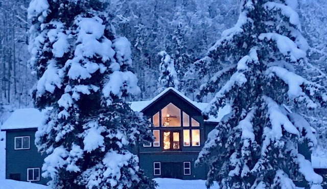 Charming and scenic 3-bedroom house with all the comforts of home in Palmer, AK