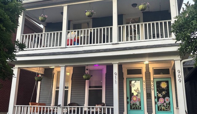 Charming Duplex by Bottleworks Mass Ave in Historic neighborhood