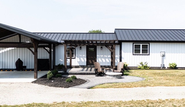 Charming LaGrange 3-bedroom cottage less than 10 minutes from Shipshewana, IN! in LaGrange