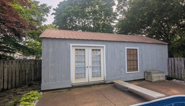 Charming studio in fabulous Dresden with WiFi, AC, on horse property