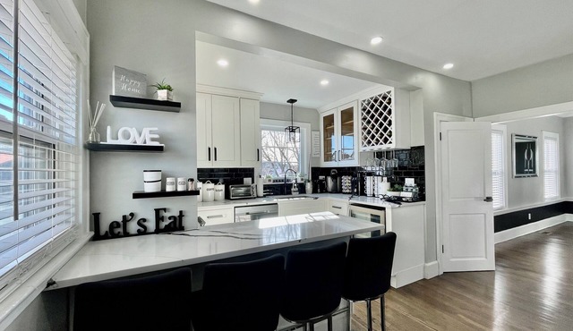 Chic & Comfortable 2-Bedroom Home Modern Living with Everyday Convenience