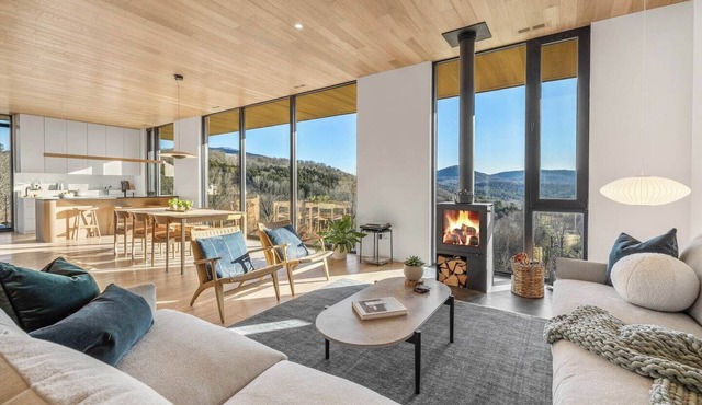 Cloudborne Cabin: 22 acres of luxury by Woodstock