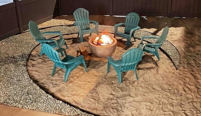 Coastal Compound - Two Fully Equipped 3BRs - 31+ Day Stay