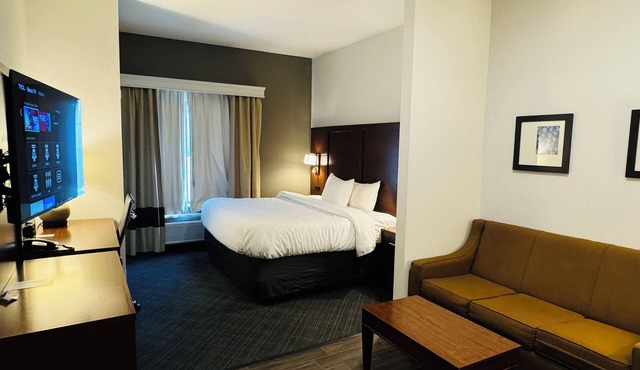 Comfort Suites Plymouth near US-30