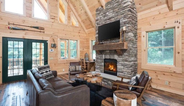 Coshocton Hills - 2 Luxury Log Cabins - Lake