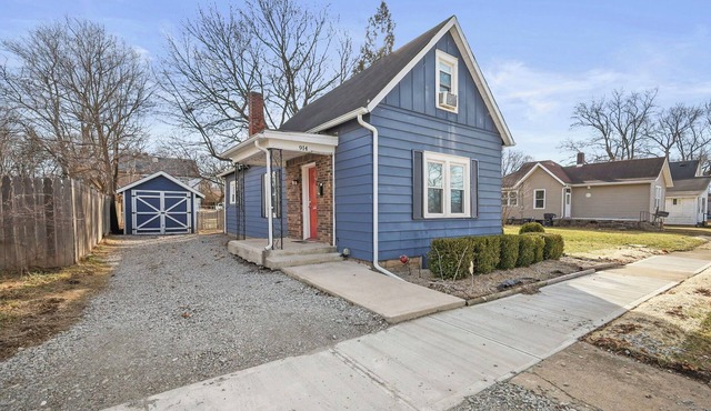 Cozy 2 BR Home in Historic Downtown Anderson