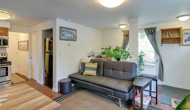 Cozy Anchorage Retreat < 4 Mi to Downtown!