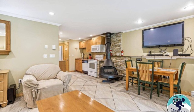 Cozy Edgemont Condo Unit A1 in Killington - Perfect for Ski Enthusiasts!