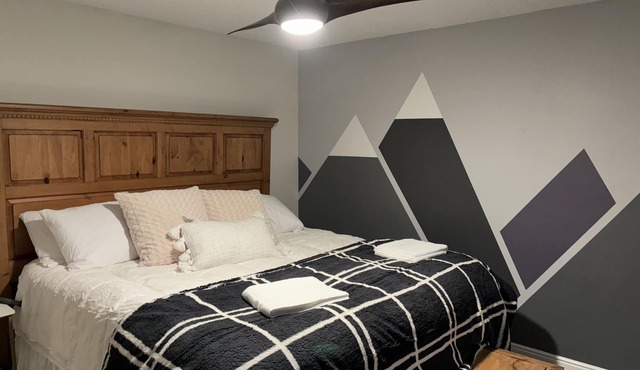 Cozy home near the mountains that allows you to enjoy all Utah has to offer!