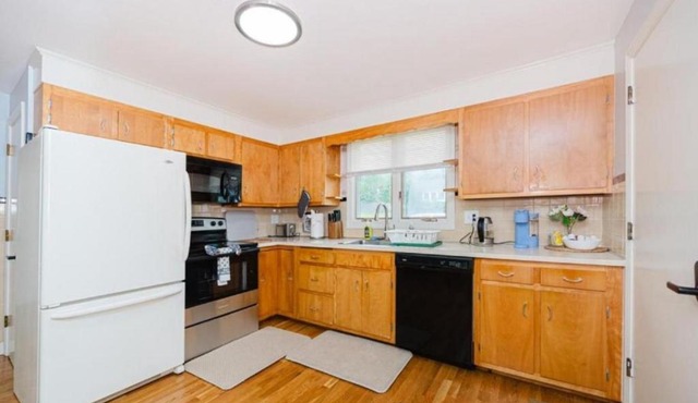 Cozy & Private 4BR Randolph Home - Near I-93 & Route - Pet-Friendly 17