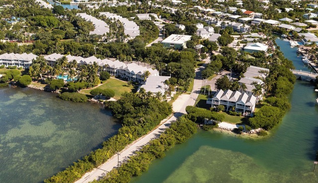 Crystal Waters - Kayaks, 2BR 2.5BA Coastal Villa