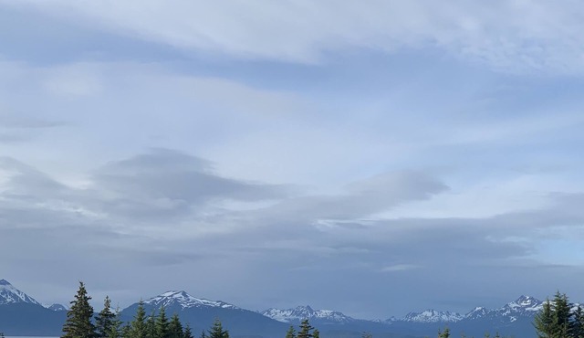 Daybreeze Vacation Home w/Hot Tub & Gorgeous View